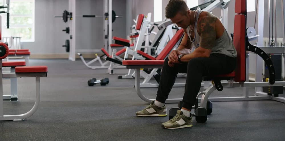 Ile trwa trening na siłowni? Odkryj optymalny czas dla najlepszych wyników