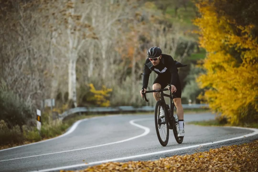 Ile kalorii spalisz jeżdżąc na rowerze przez 30 minut? Sprawdź teraz!