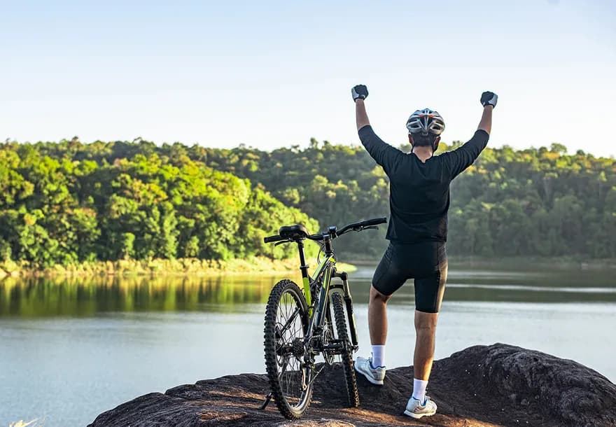 Czy jazda na rowerze wzmacnia kręgosłup? Odkryj prawdę o zdrowiu pleców